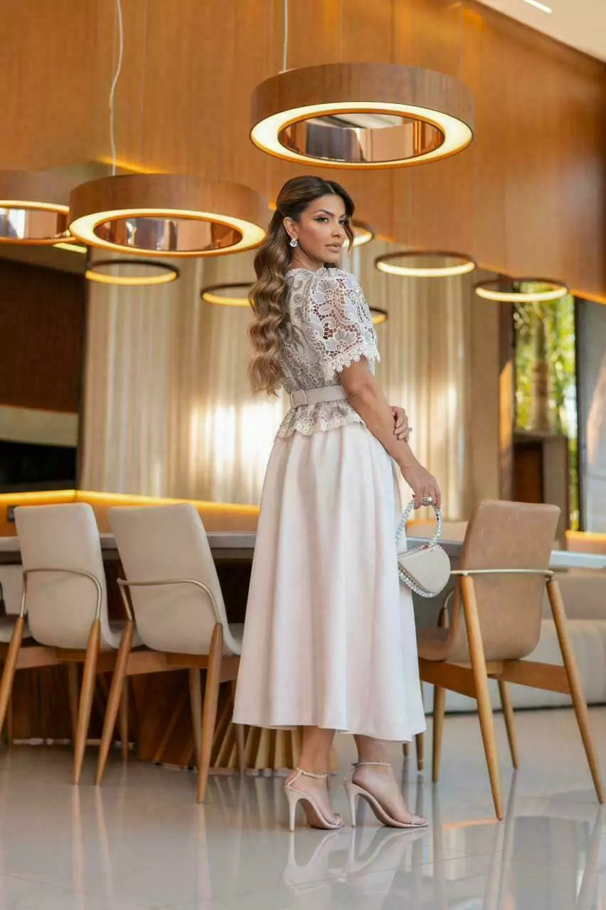 VESTIDO FLORENÇA RENDA GUIPIR COM SAIA ALFAIATARIA MIDI